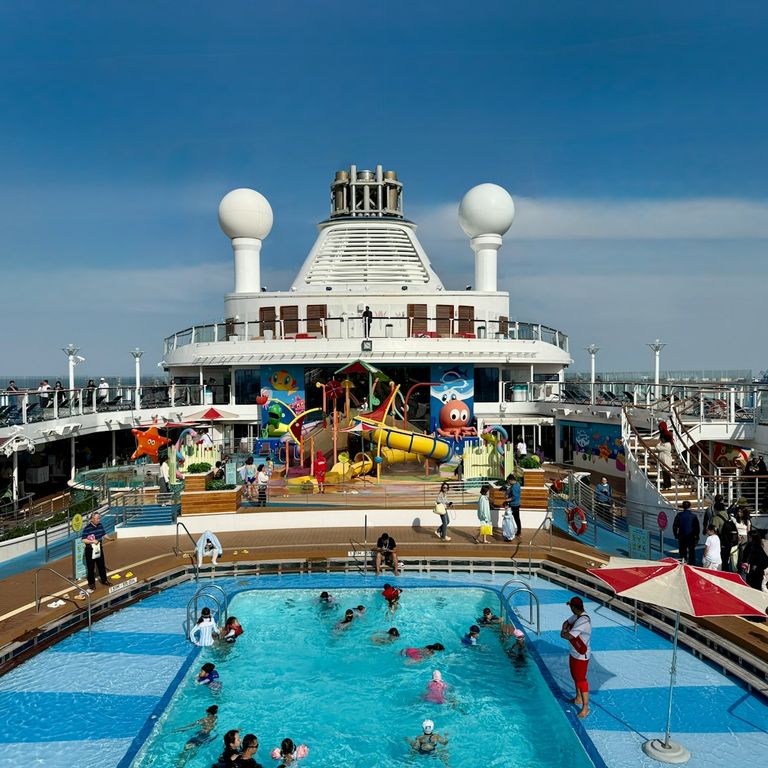 recreation_ship
